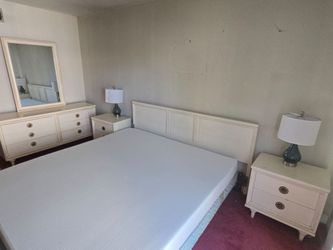 Basset bedroom set