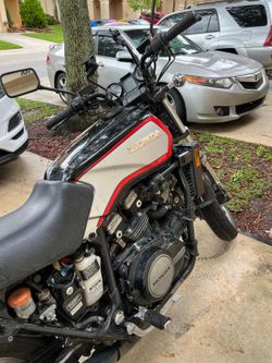 Honda Sabre V65