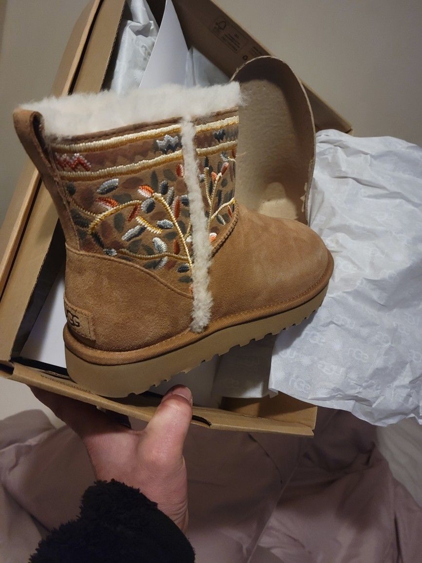 UGG BOOTS