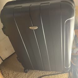 Traveler’s Choice Large Suitcase With Wheels 