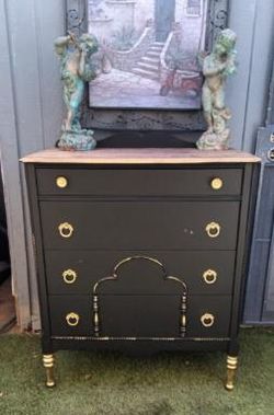 Dresser