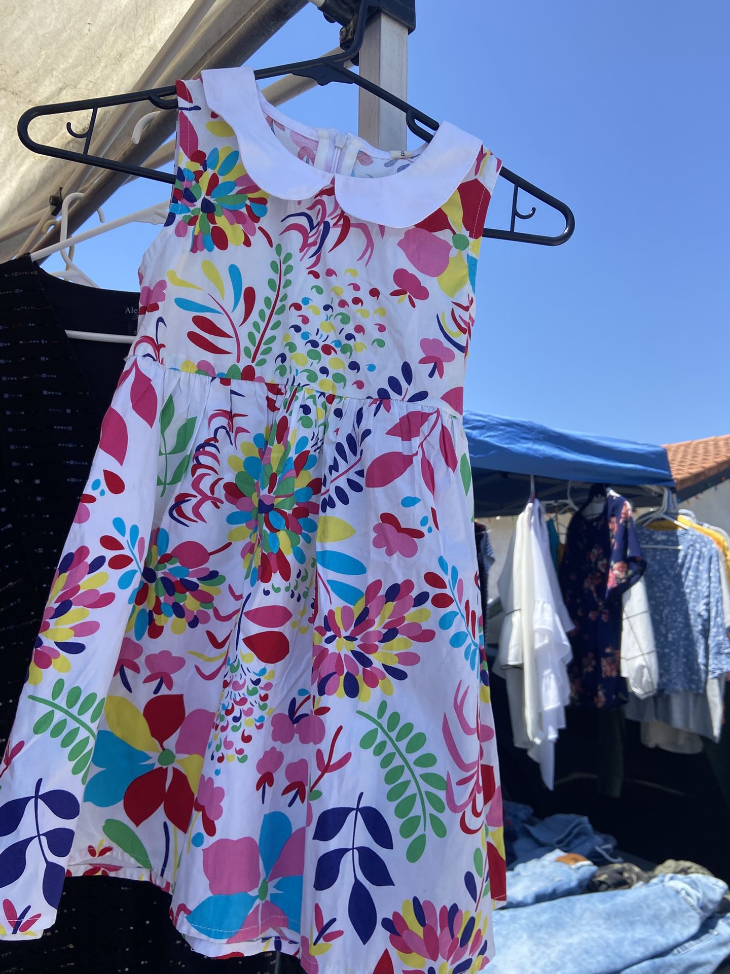 Vestido De Niña Tala 5 Está Nuevo