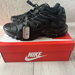 Nike Air Max Plus - Size : 9.5