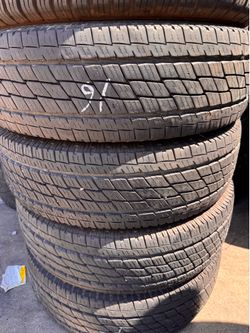 225/75R16 Toyo en perfectas condiciones de Vida las 4