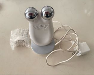NuFACE Trinity Facial Toning Device
