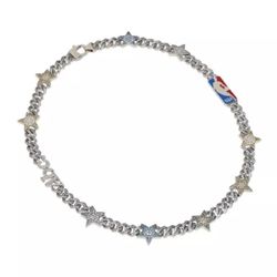 NBA crystal necklace. (10)57