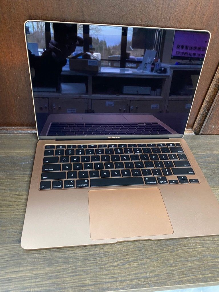MacBook Air Retina 13 Inch 2020 Core I5 8GB RAM 512GB SSD Intel