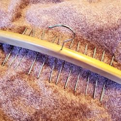 Fdit Closet Tie Rack, 24 Hooks Tie Hanger, For Organizer Belts, Scarves, Bag Home

Description:
The 24 strong polished swivel hooks grips all your tie