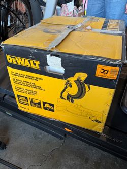 DeWalt DWS713 10" Single Bevel Compound Miter Saw