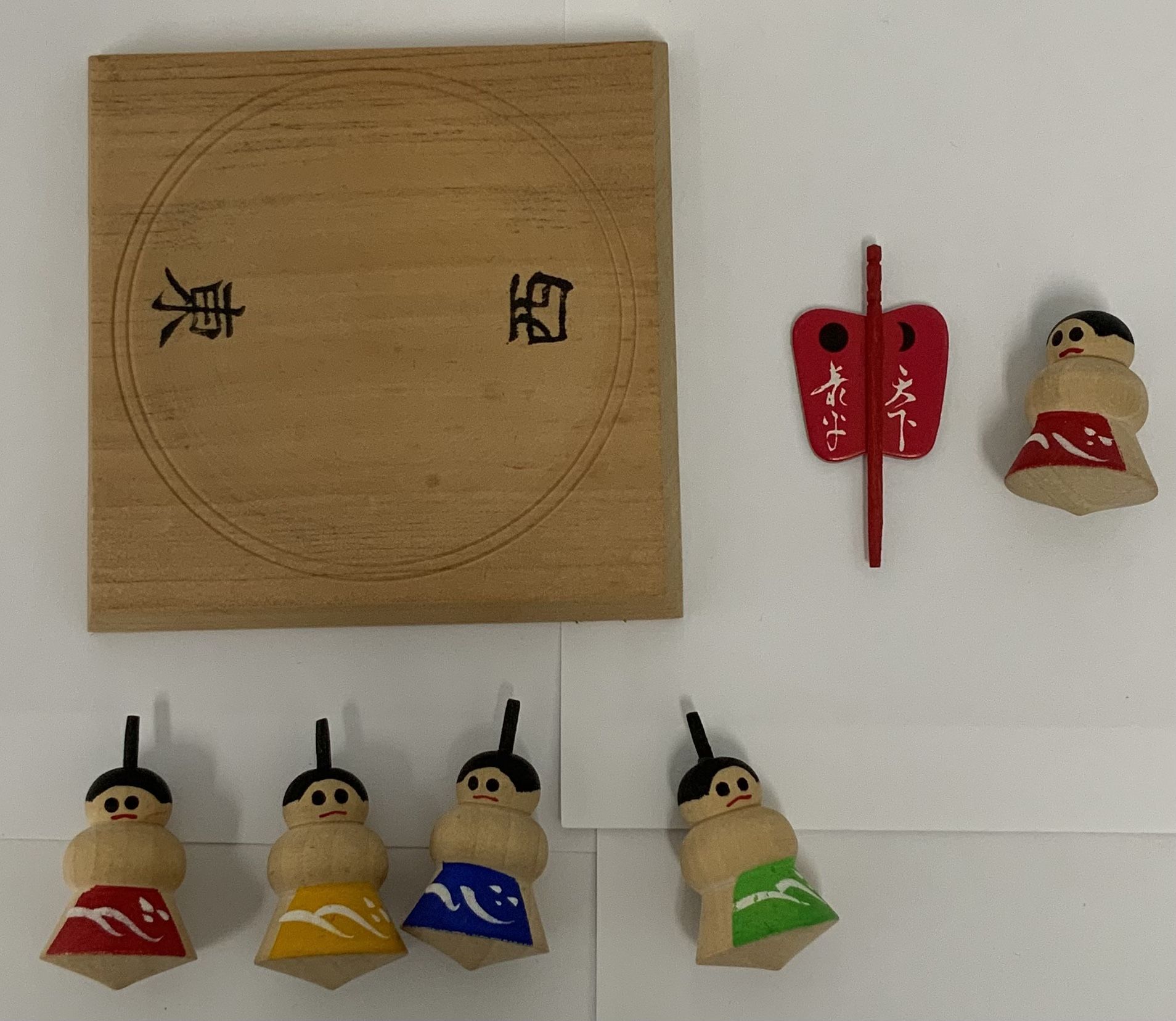 Japan Wooden Souvenir Toy Sumo Wrestlers Table Top Spinners 5 Figures & Arena