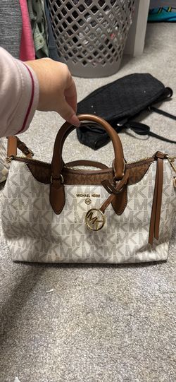 Michael Kors mini Crossbody