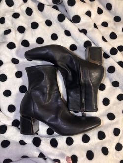 DKNY - black ankle boots 8.5w