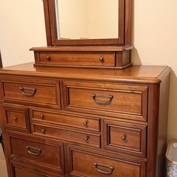 Free Stanley Dresser