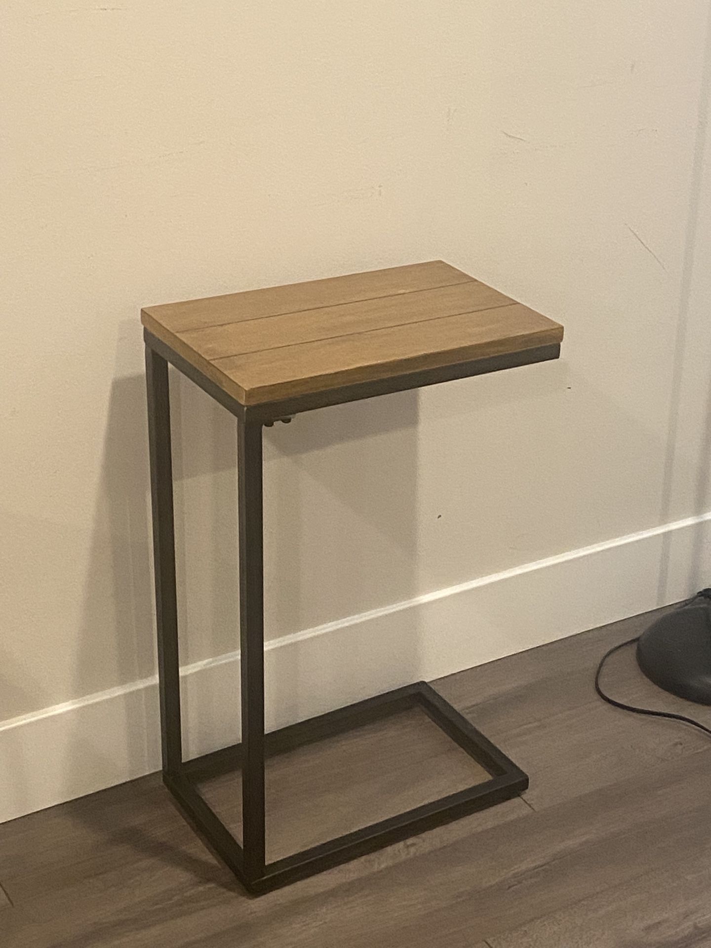 Sofa/Nightstand /Side End  Computer Holder C Table With Black Metal Base And Light Wood Top, H26”xW16”xD10”