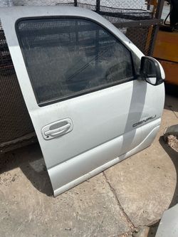 02 Yukon Denali passenger front door