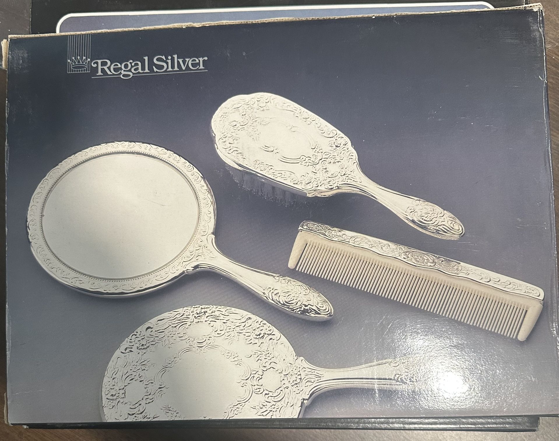 Vintage/Antique style silver plated Dresser set