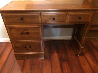 Lovely Wooden Desk  - Solid Wood (Maple!)