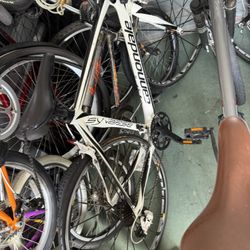 Canondale, carbon fiber Road Bike need some work