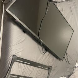 Toshiba 43in LED UHD Smart Tv With Wall Mount