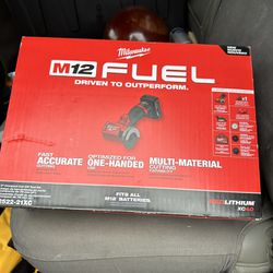 Milwaukee M12 Fuel 3” Cut Off Tool Kit