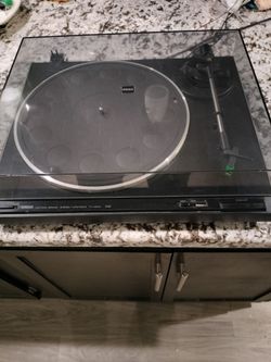 Yamaha TT400U  STEREO TURNTABLE