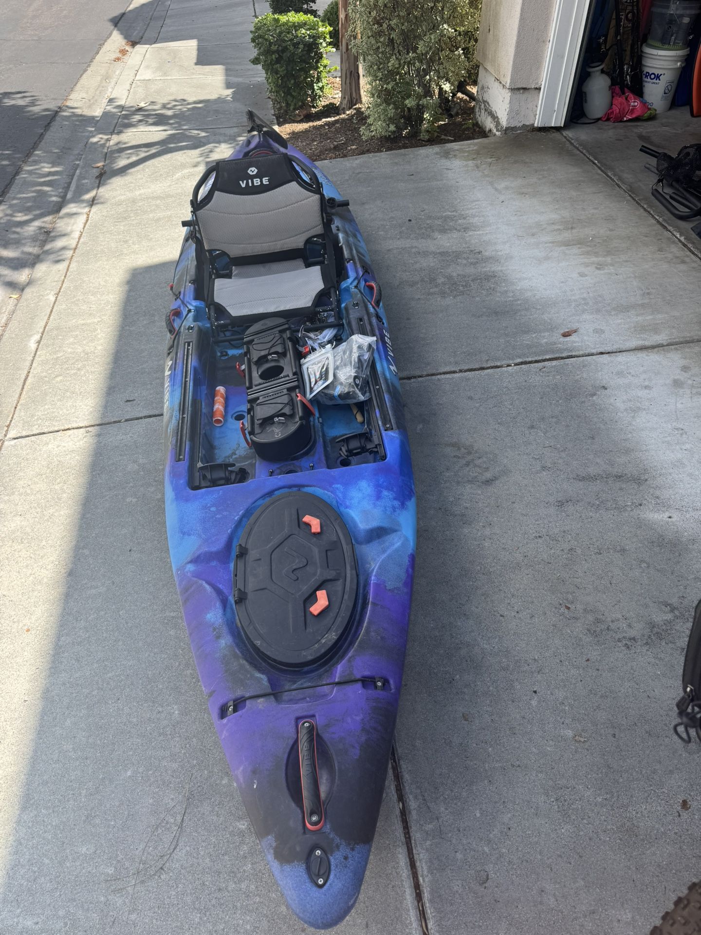 Kayak Vibe Sea Ghost 130 Comes With Many Items Read Description
