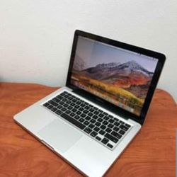 MACBOOK PRO 13" 2012,
CORE i7
8GBRAM
256GB SSD
OS CATALINA
EXCELLENT CONDITION👌
WITH CHARGER