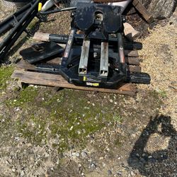 Pullrite Super glide 5th Wheel Hitch 