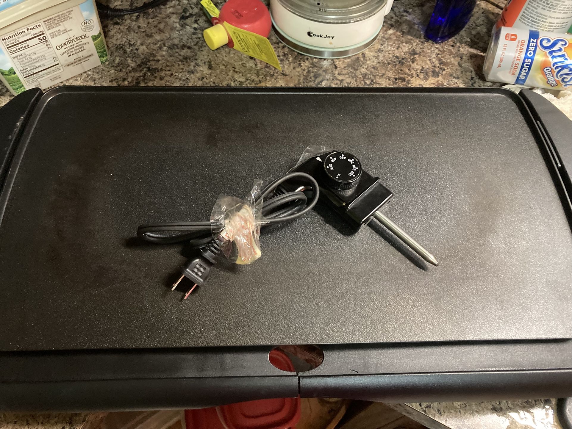 Large Bella griddle like new.