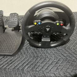 Steering wheel and pedal kit for Xbox and PC gaming Steering wheel and pedal kit for Xbox and PC gaming