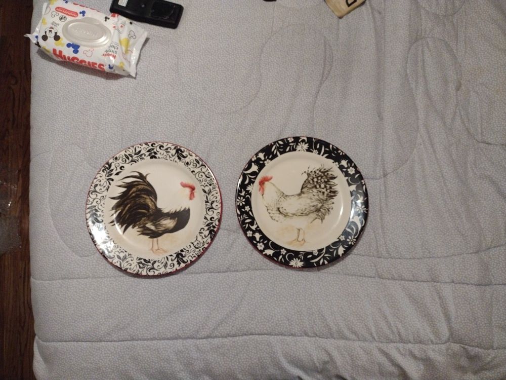 Rooster Cracker Barrel Plates. May Be Rare Discontinued.