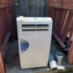 LG 12,000 BTU Portable 3 In 1 Air Conditioner, Dehumidifier And Fan With Remote