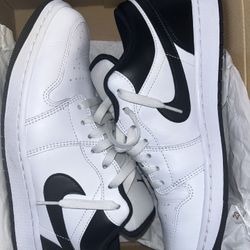 Nike Low Top Black/white