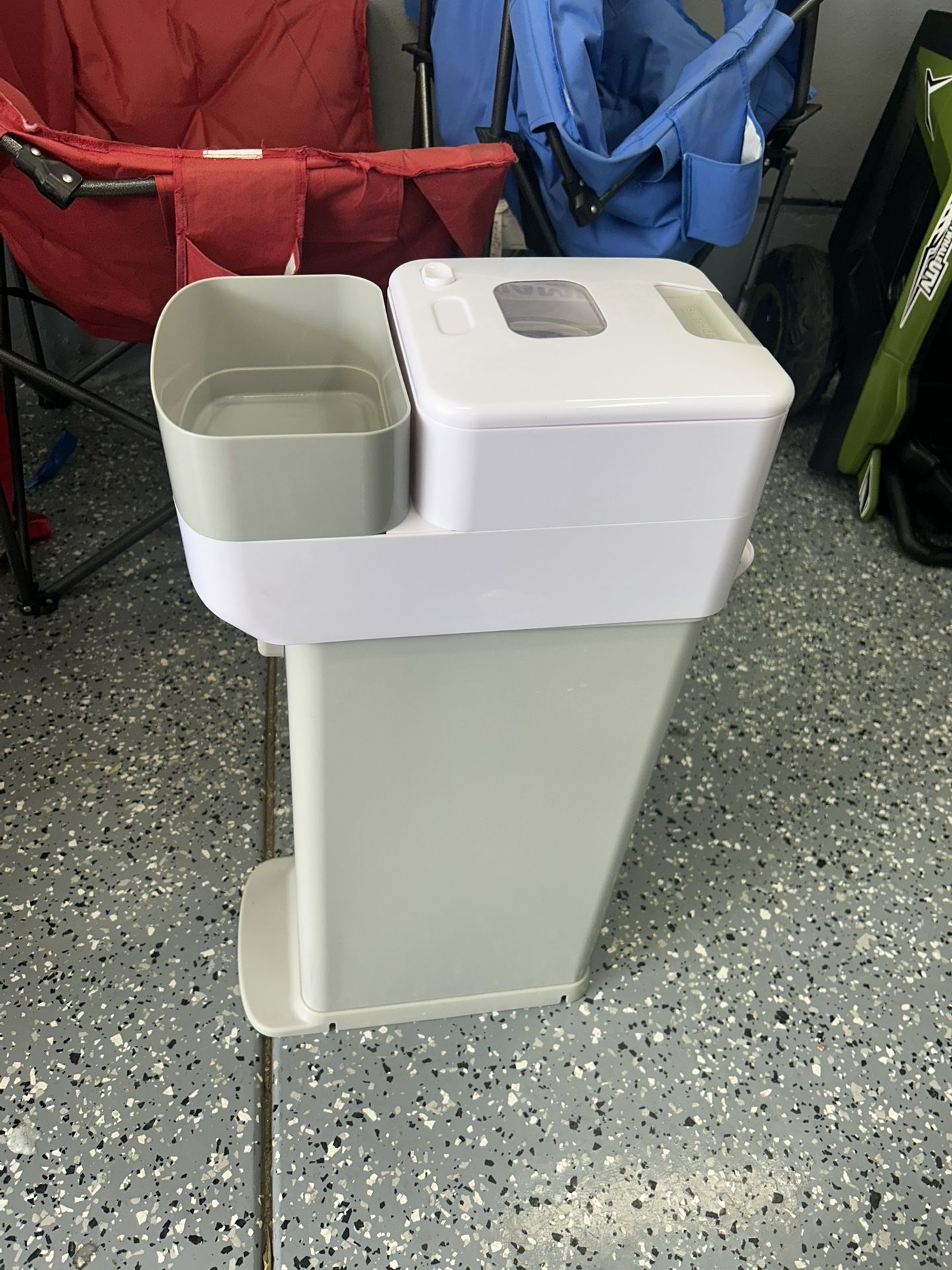 Skip Hop Diaper Pail