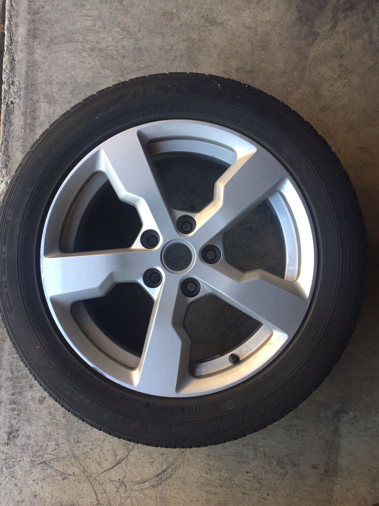 Chevy Volt Rim & Tire 215 / 55 R17,