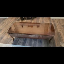 Foldable Queen Anne antique coffee table