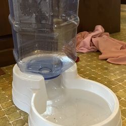 Gravity Dog Waterer