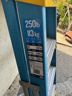 Werner 4’ Fiberglass Ladder
