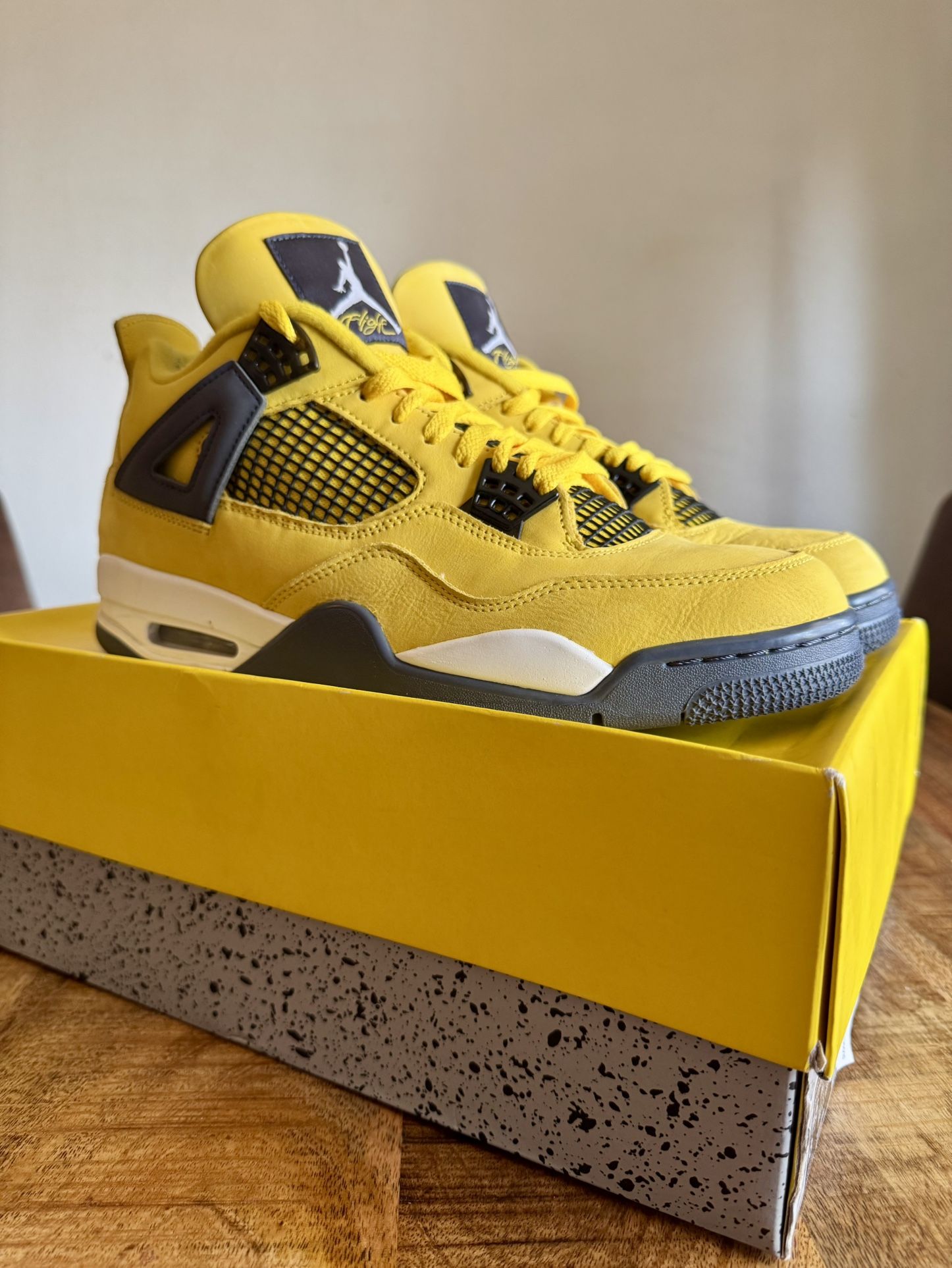 Jordan 4 Lightning