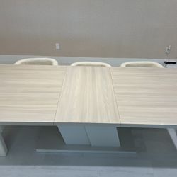 Dinning Table 