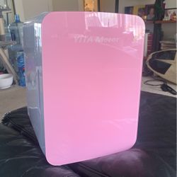 Yita motor mini fridge brand new 
