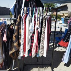 Women's And Teenage Girls Clothes 