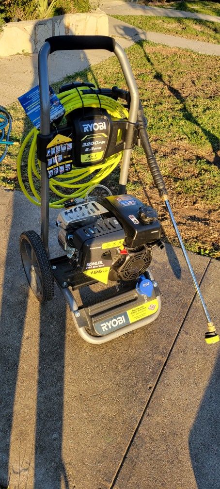 Top Rated

RYOBI

3200 PSI 2.3 GPM Cold Water 196cc Kohler Gas Pressure Washer


