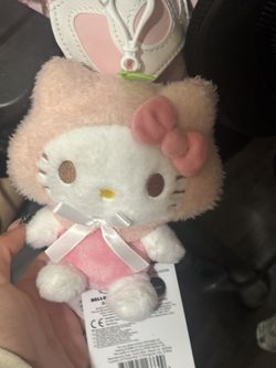 Hello Kitty, Official Strawberry Keychain