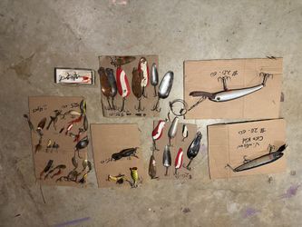  Vintage Fishing  Lures  Arrangement Of Colors