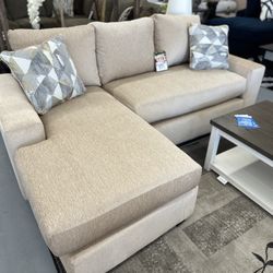 Sofa Chaise 899$