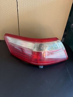 2007-2009 Toyota Camry Tail Light Left Driver Side OEM