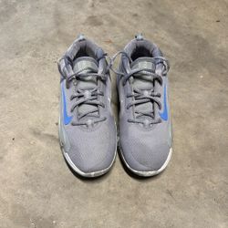 Nike ISO Fly Boys Basketball Shoes Size 5.5y