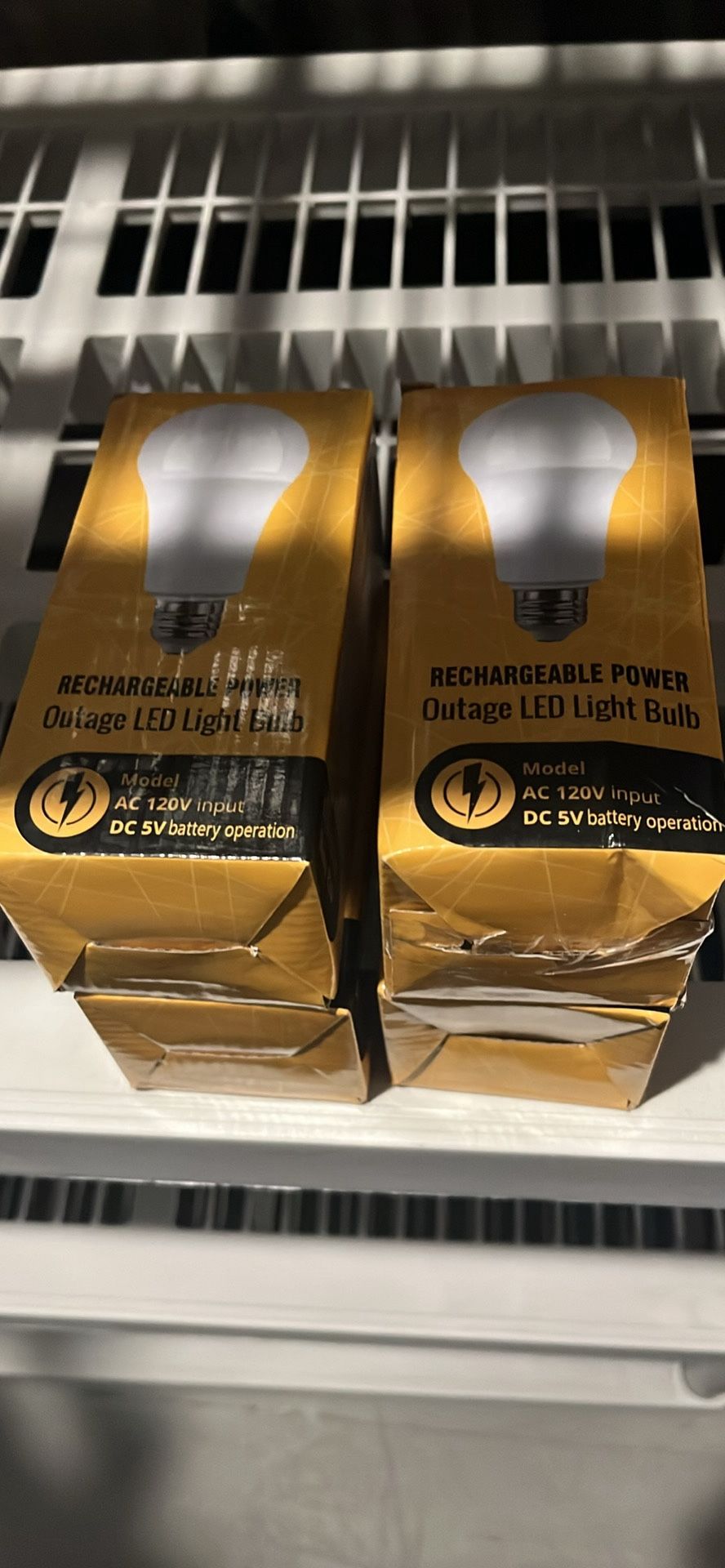 Rechargeable Power Outage LED Light Bulb 
