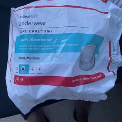 Cardinal Health Adult Diapers Sz S/M